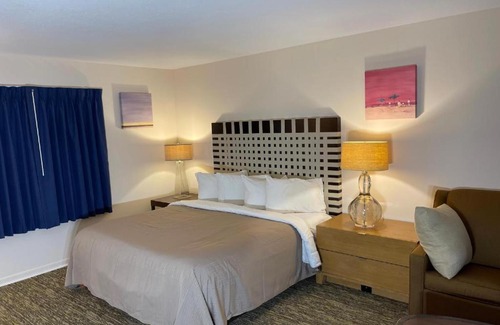 Oscoda Hotel | Camp Inn Lodge