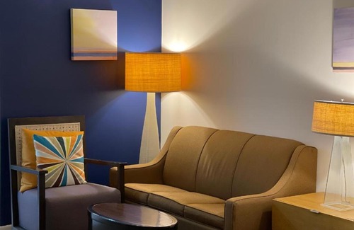 Oscoda Hotel | Camp Inn Lodge