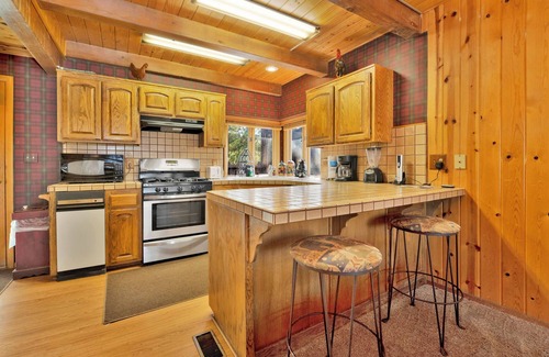 Patton Cabin | Camp Wood Big Bear - Lakeview Family Retreat
