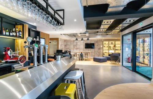 Change Hotel | Campanile Laval Nord