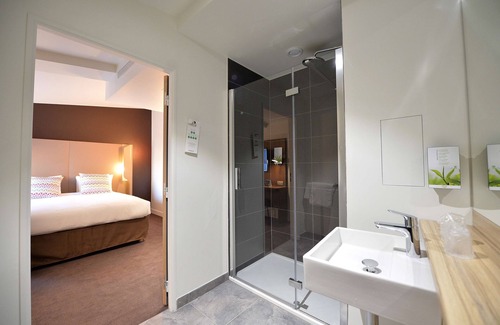 Clichy Hotel | Campanile Paris - Clichy Centre