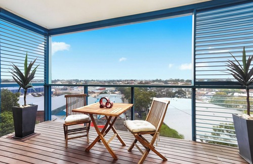 Camperdown Apartment | Camperdown 1 bdrm with car park, gym & pool
