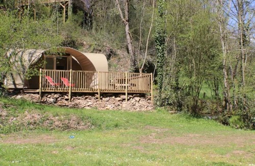 Saint-Constant-Fournoules House | Camping 3 étoiles - Piscine - eec0ca