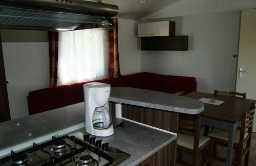 Villefranche-du-Perigord House | CAMPING THE BASTIDE * - Mobile Home 3 bedrooms - 2 bathrooms APOLLON RIVIERA 40 m2 - covered terrace of 18 m2 6 people