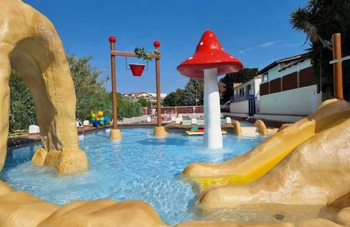 Pietra Ligure House | Camping 2 étoiles - Piscine - efbcgd