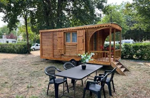Bagneaux-sur-Loing House | Camping 3 étoiles - eeeggh