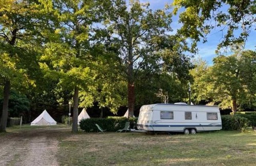 Bagneaux-sur-Loing House | Camping 3 étoiles - eeeggh