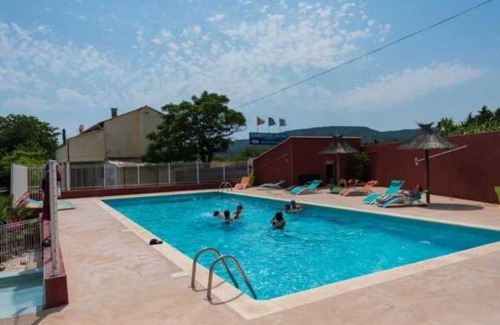 Vic-la-Gardiole House | Camping 3 étoiles - Piscine - eehfic