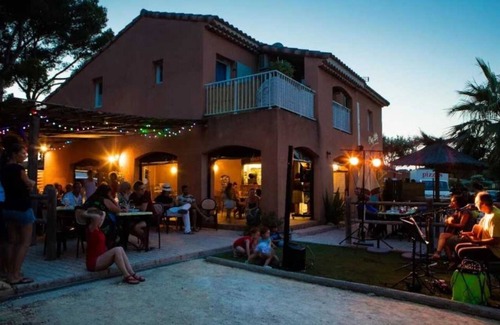 Martigues House | Camping 3 étoiles - eebbbd