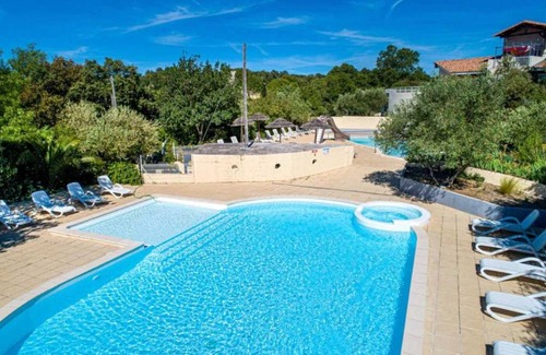 Castries House | Camping 3 étoiles - Piscine - ccbbh0d