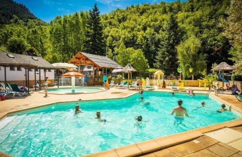 Florac House | Camping 3 étoiles - Piscine - efadff