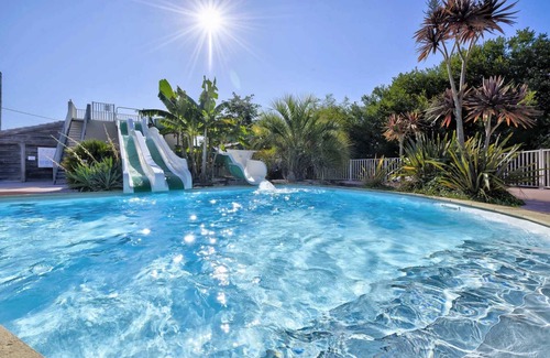Plobannalec-Lesconil House | Camping 3 étoiles - Parc aquatique - eeeecf