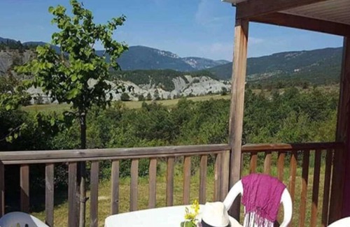 Rosans House | Camping 4 étoiles - Piscine - ccbacgg