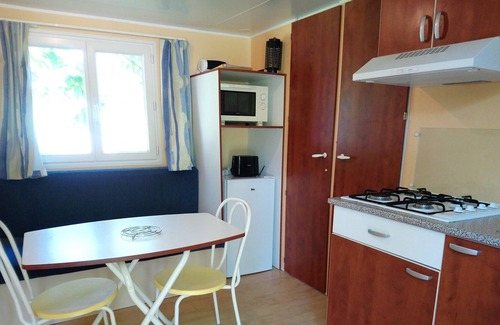 Rogny-les-Sept-Ecluses RV Rental | Camping des Lancieres