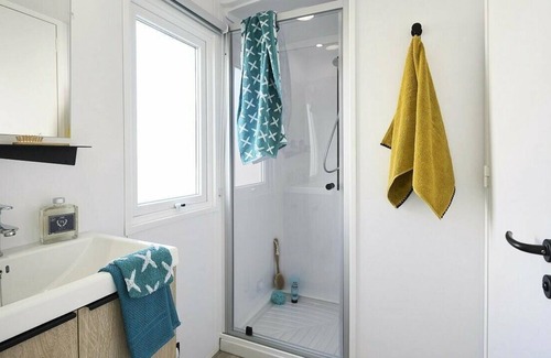 Plouezoch House | Camping de la Baie de Térénez*** - Lodge Terenez Confort 3 rooms 4 people