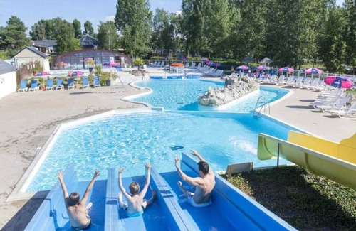 Coulanges House | Camping - Funpass inclus - Piscine - ccafegh