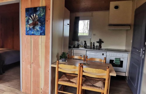 Saint-Aubin-le-Cloud Ski Chalet | Camping La Chagnée - chalet vert
