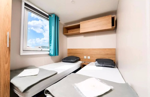 Malemort-du-Comtat House | CAMPING LA CERISE * - 3 bedroom mobile home Magnolia IRM 30 m² air conditioning 6 people