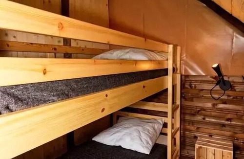 Vollore-Ville RV Rental | Camping le Grün de Chignore - Canadian 3 Rooms 4 People