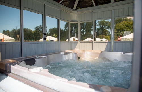 Longroy RV Rental | CAMPING LES INSOLITES DE LA BAIE
