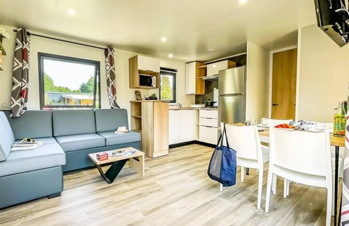 Plougasnou House | Camping maeva Respire Le Domaine de Mesqueau * - PREMIUM Cottage 3 Rooms 4 People + TV