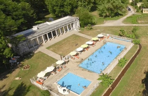 Montjoie-en-Couserans House | Camping - Piscine - ccbaieb