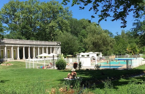 Montjoie-en-Couserans House | Camping - Piscine - ccbaieb