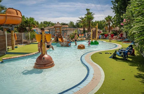 Serignan-Plage House | Camping - Piscine - ccagedc