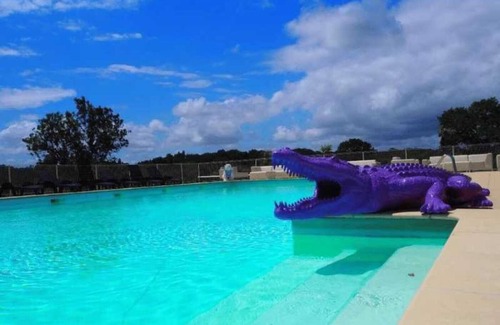 Vouvant House | Camping - Piscine - ccbbbie