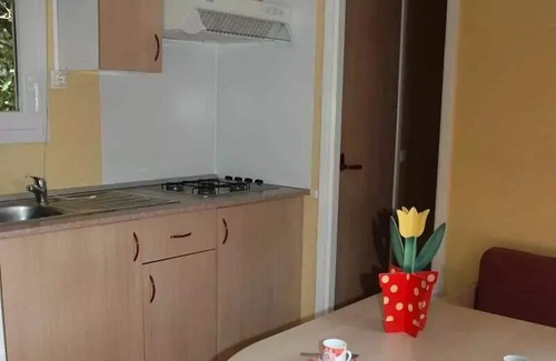 Nabirat House | Camping Ushuaïa Villages les Pialades * - Mobile home 5 - 26m² with semi-covered terrace/2 bedrooms for 5 people