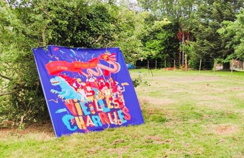 Motreff Other | Camping Vieilles Charrues Petit-déjeuner navette et priscine inclus dans le prix proche Carhaix