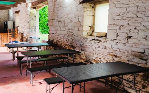 Motreff Other | Camping Vieilles Charrues Petit-déjeuner navette et priscine inclus dans le prix proche Carhaix