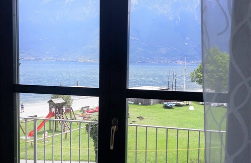 Campione del Garda Apartment | Campione Giulia Exclusive Lakefront
