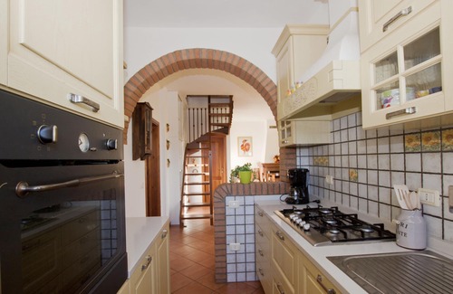 Montescudaio House | Campo del Rosario is an oasis of peace immersed in the Tuscan countryside.