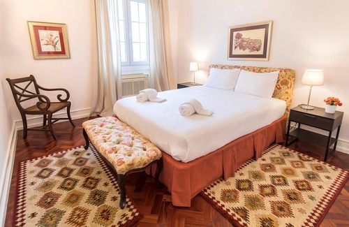 Sao Joao de Deus Apartment | Campo Pequeno Charming Apartment by LovelyStay