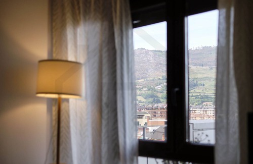 Oviedo City Centre Apartment | Campoamor Centro - cosy flat with WiFi