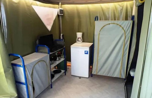 Champagnac-le-Vieux House | Campsite La Chanterelle* - Lagune Canvas Bungalow 3 Rooms 5 People Without Toilet Blocks