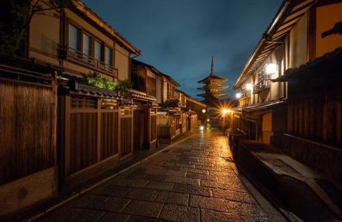 Sannenzaka Ninenzaka House | Campton Kiyomizu Vacation Rental