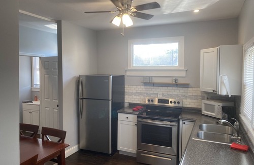 Old North Columbus House | Campus Crest B (Cozy 2 bdrm Near Campus Townhouse)