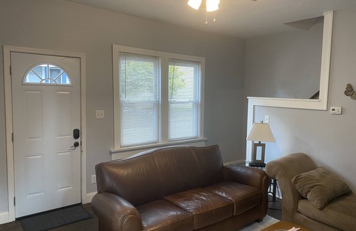 Old North Columbus House | Campus Crest B (Cozy 2 bdrm Near Campus Townhouse)
