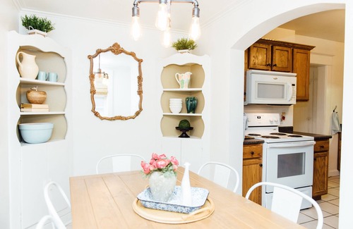 Ames House | Campus & Downtown - Near Starbucks - Netflix - 2Br/1Ba