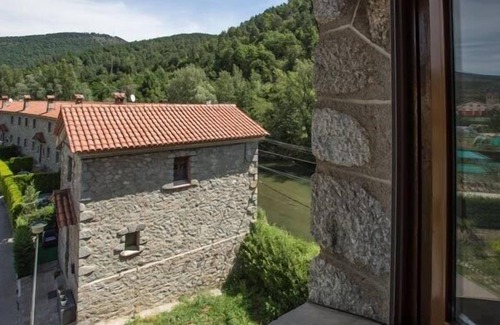 Ripoll Apartment | Can Botey, bonito y moderno apartamento en Colonia industrial de Ripoll