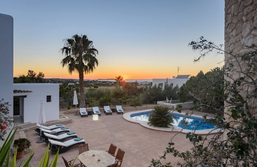 San Antonio Bay Villa | Can Mestre is a huge Villa near to San Antonio