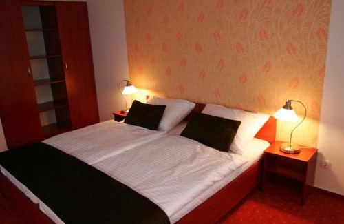 Kulso-Ferencvaros Hotel | Canada Hotel Budapest