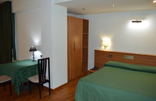 L'Aquila Hotel | Canadian Hotel