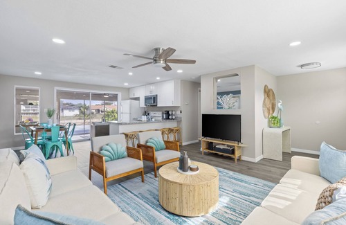 Port Charlotte - Charlotte Harbor House | Canal-Front 3BD - Coastal Vibes, Pool & Near Beach