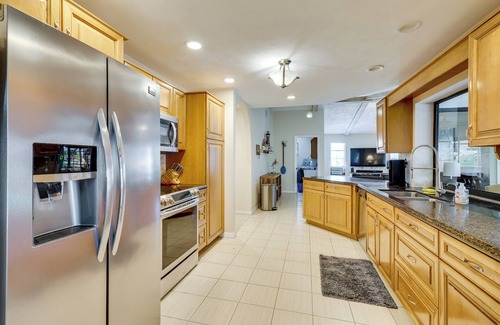Fort Myers House | Canal-Front Gem w/Lanai & Dock in Cape Coral