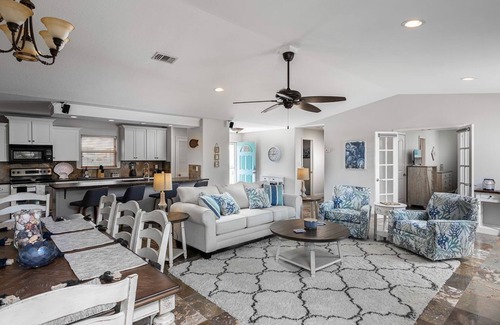 Navarre Beach House | Canal Front House Sleeps 10 - Book now for Summer