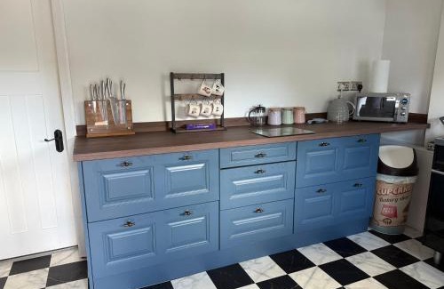 Stanley House | Canal Side Cottage Wakefield