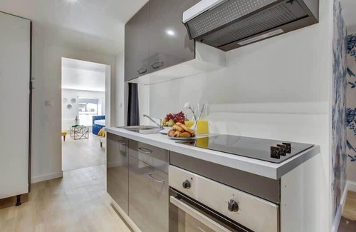 Porte-Saint-Martin Apartment | Canal St Martin - Modern studio
